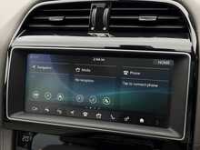 Jaguar F-PACE 2.0 P250i Portfolio SUV 5dr Petrol Auto AWD Euro 6 (s/s) (250 ps) - U2074