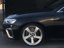 Audi A4 Avant 2.0 TFSI 35 S line Estate 5dr Petrol S Tronic Euro 6 (s/s) (150 ps) - U2076