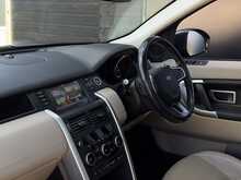 Land Rover Discovery Sport 2.0 TD4 HSE Black SUV 5dr Diesel Auto 4WD Euro 6 (s/s) (180 ps) - U2078
