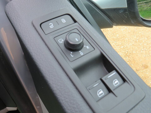 2.0 BiTDI 204 PS T32 BlueMotion Tech Highline Crew Van Double Cab 5dr Diesel DSG FWD LWB Euro 6 (s/s) (204 ps)