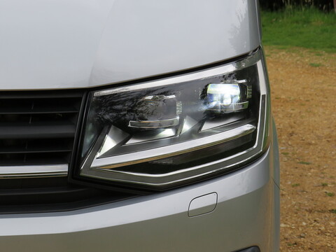 2.0 BiTDI 204 PS T32 BlueMotion Tech Highline Crew Van Double Cab 5dr Diesel DSG FWD LWB Euro 6 (s/s) (204 ps)