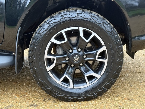 2.4 D-4D Invincible X Pickup Double Cab 4dr Diesel Manual 4WD Euro 6 (s/s) (TSS, 3.5t) (150 ps)