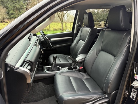 2.4 D-4D Invincible X Pickup Double Cab 4dr Diesel Manual 4WD Euro 6 (s/s) (TSS, 3.5t) (150 ps)