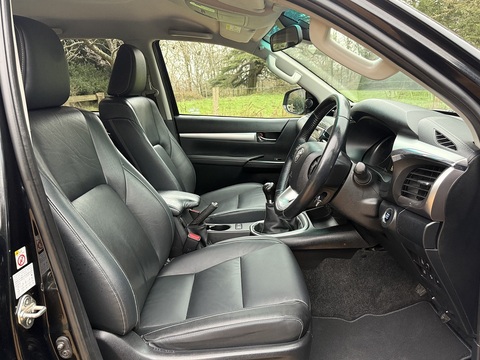 2.4 D-4D Invincible X Pickup Double Cab 4dr Diesel Manual 4WD Euro 6 (s/s) (TSS, 3.5t) (150 ps)