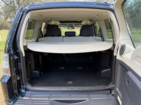 3.2 DI-DC SG3 SUV 5dr Diesel Auto 4WD Euro 6 LWB (187 ps)