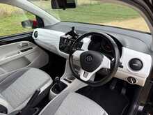 Volkswagen up! up! beats