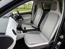 Volkswagen up! up! beats