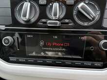 Volkswagen up! up! beats