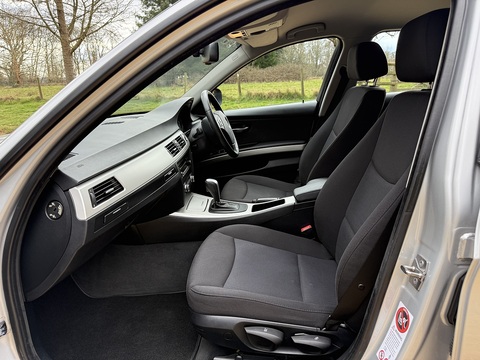 2.0 320d SE Saloon 4dr Diesel Steptronic Euro 5 (177 ps)