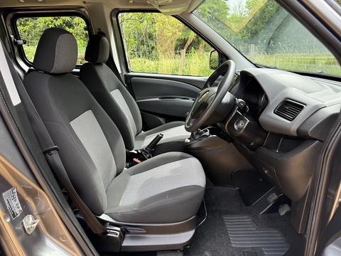 1.6 MultiJetII Maxi Tecnico Combi Van Double Cab 6dr Diesel Manual L2 H1 Euro 6 (s/s) (105 bhp)