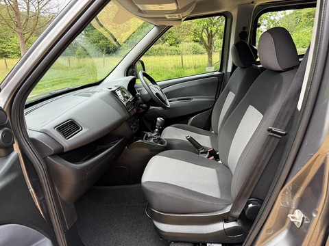 1.6 MultiJetII Maxi Tecnico Combi Van Double Cab 6dr Diesel Manual L2 H1 Euro 6 (s/s) (105 bhp)