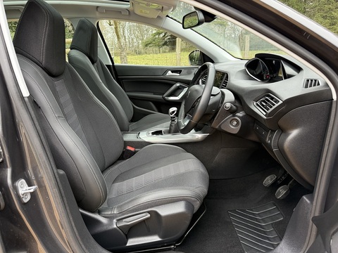 1.2 PureTech GPF Allure Hatchback 5dr Petrol Manual Euro 6 (s/s) (130 ps)