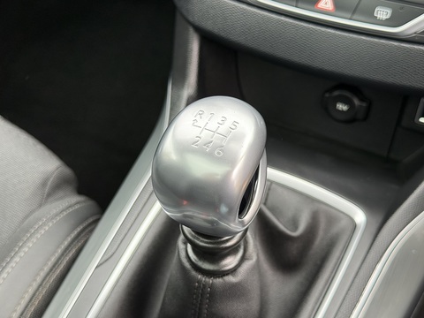 1.2 PureTech GPF Allure Hatchback 5dr Petrol Manual Euro 6 (s/s) (130 ps)