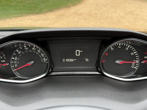 1.2 PureTech GPF Allure Hatchback 5dr Petrol Manual Euro 6 (s/s) (130 ps)