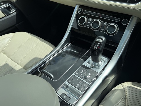 3.0 SD V6 Autobiography Dynamic SUV 5dr Diesel Auto 4WD Euro 6 (s/s) (306 ps)