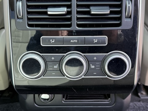 3.0 SD V6 Autobiography Dynamic SUV 5dr Diesel Auto 4WD Euro 6 (s/s) (306 ps)