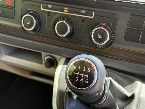 2.0 BiTDI T32 BlueMotion Tech Highline Kombi Double Cab 5dr Diesel Manual FWD SWB Euro 6 (s/s) (204 ps)