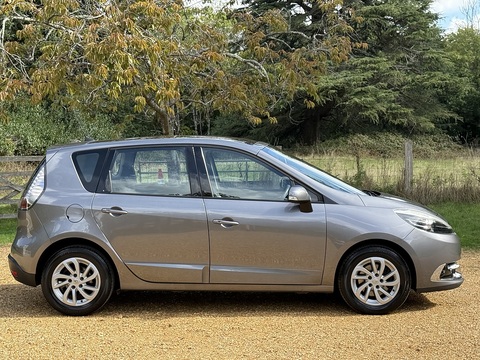 dCi ENERGY Dynamique TomTom MPV 1.5 Manual Diesel