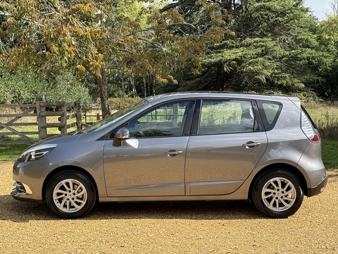 dCi ENERGY Dynamique TomTom MPV 1.5 Manual Diesel