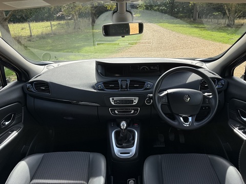 dCi ENERGY Dynamique TomTom MPV 1.5 Manual Diesel