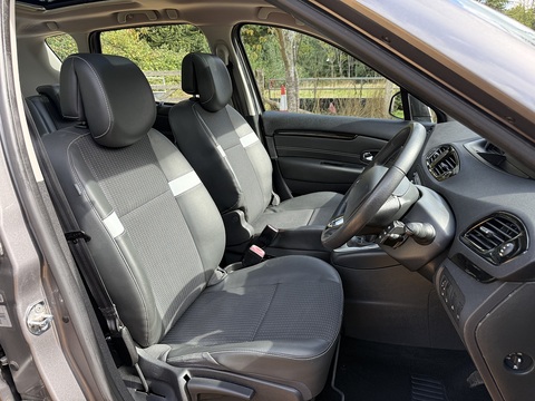 dCi ENERGY Dynamique TomTom MPV 1.5 Manual Diesel