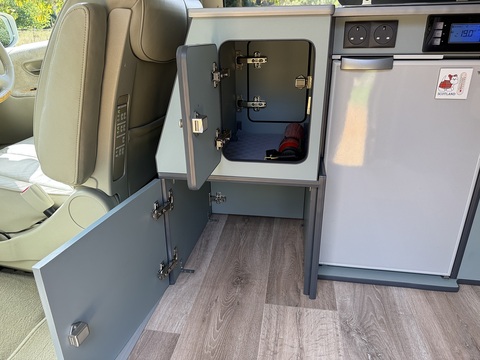 Pop Top Camper Camper 3.5 Automatic Petrol