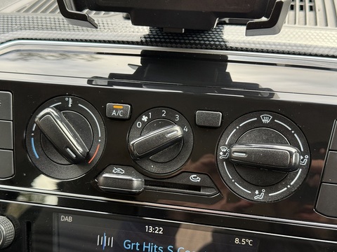 1.0 up! Hatchback 5dr Petrol Manual Euro 6 (s/s) (60 ps)