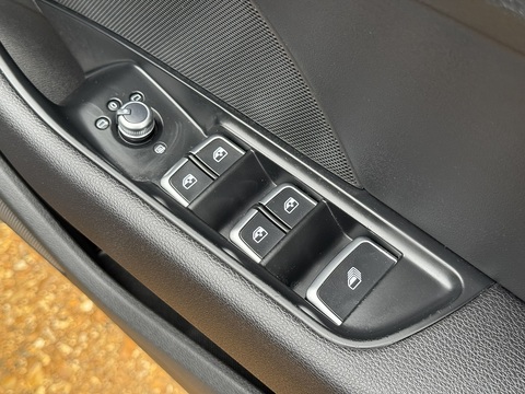 1.5 TFSI CoD S line Convertible 2dr Petrol Manual Euro 6 (s/s) (150 ps)