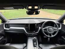 Volvo XC60 B4 MHEV R-Design
