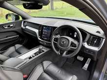 Volvo XC60 B4 MHEV R-Design
