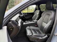 Volvo XC60 B4 MHEV R-Design