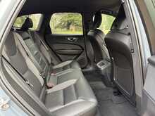 Volvo XC60 B4 MHEV R-Design