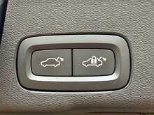 Volvo XC60 B4 MHEV R-Design