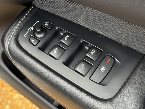 2.0 B4 MHEV R-Design SUV 5dr Diesel Hybrid Auto AWD Euro 6 (s/s) (197 ps)