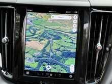 Volvo XC60 B4 MHEV R-Design