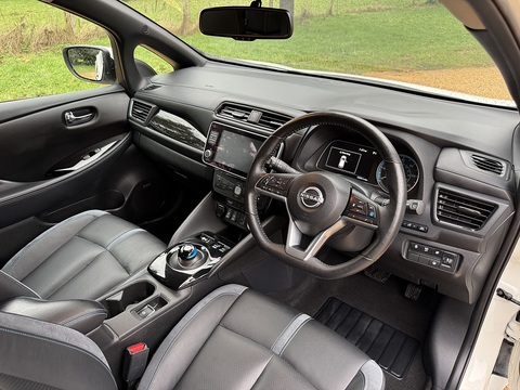 39kWh Tekna Hatchback 5dr Electric Auto (150 ps)