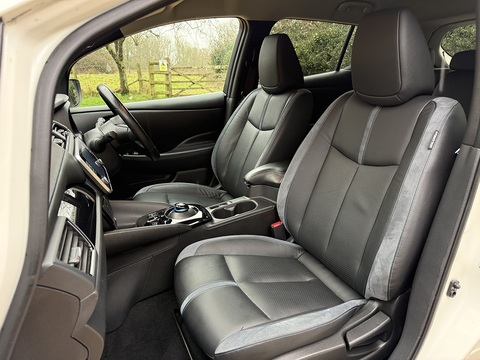 39kWh Tekna Hatchback 5dr Electric Auto (150 ps)