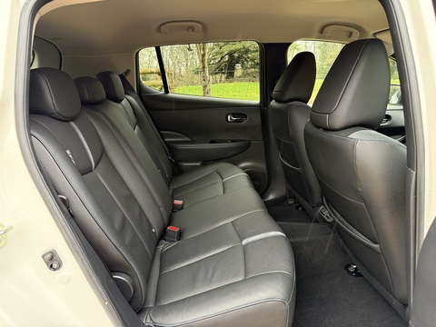 39kWh Tekna Hatchback 5dr Electric Auto (150 ps)