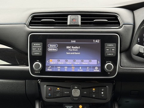 39kWh Tekna Hatchback 5dr Electric Auto (150 ps)