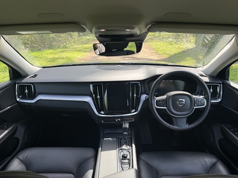 2.0 D3 Momentum Plus Estate 5dr Diesel Auto Euro 6 (s/s) (150 ps)