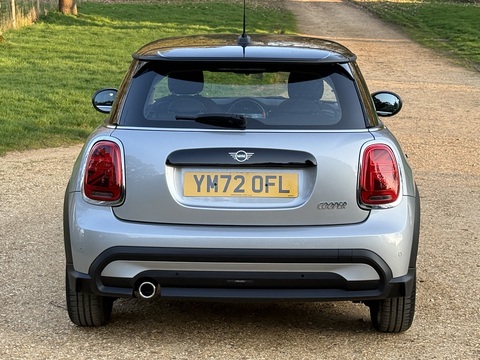 1.5 Cooper Classic Hatchback 3dr Petrol Steptronic Euro 6 (s/s) (136 ps)