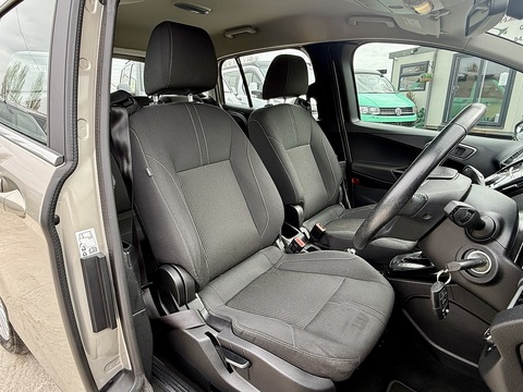 1.6 Titanium MPV 5dr Petrol Powershift Euro 5 (105 ps)