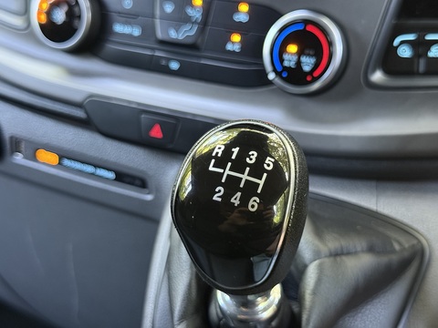 2.0 320 EcoBlue Trend Kombi Double Cab 5dr Diesel Manual L2 H1 Euro 6 (s/s) (130 ps)