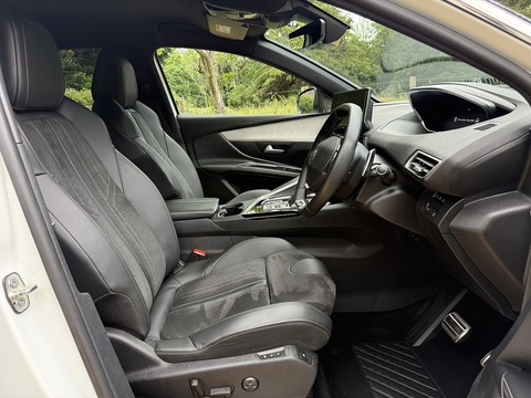 2.0 BlueHDi GT SUV 5dr Diesel EAT Euro 6 (s/s) (180 ps)
