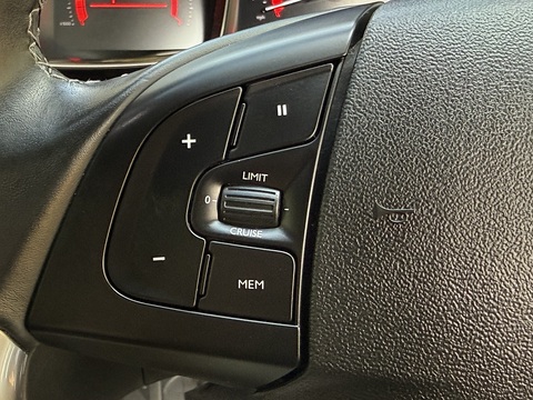 2.0 BlueHDi Prestige Hatchback 5dr Diesel EAT6 Euro 6 (s/s) (180 ps)