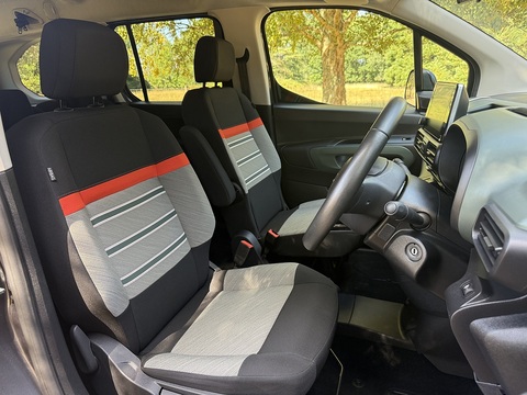 50kWh Flair XTR XL MPV 5dr Electric Auto (7.4kW Charger) (136 ps)