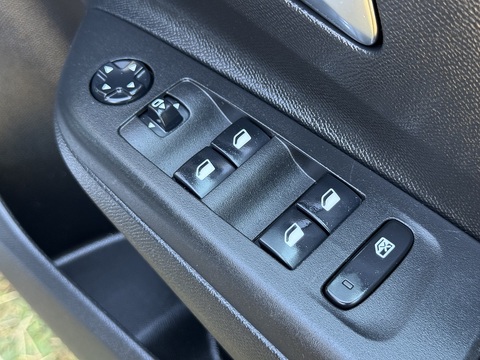 1.2 Turbo Elite Hatchback 5dr Petrol Manual Euro 6 (s/s) (100 ps)