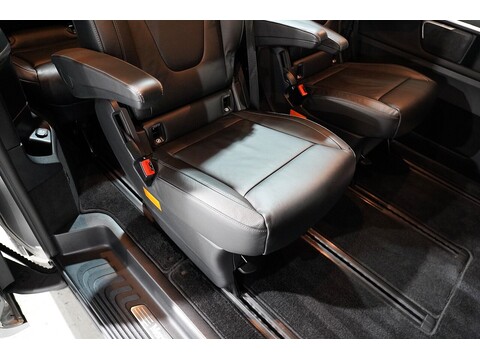 Mercedes-Benz V 220 D Amg Line L 2.2 5dr Mpv Automatic Diesel