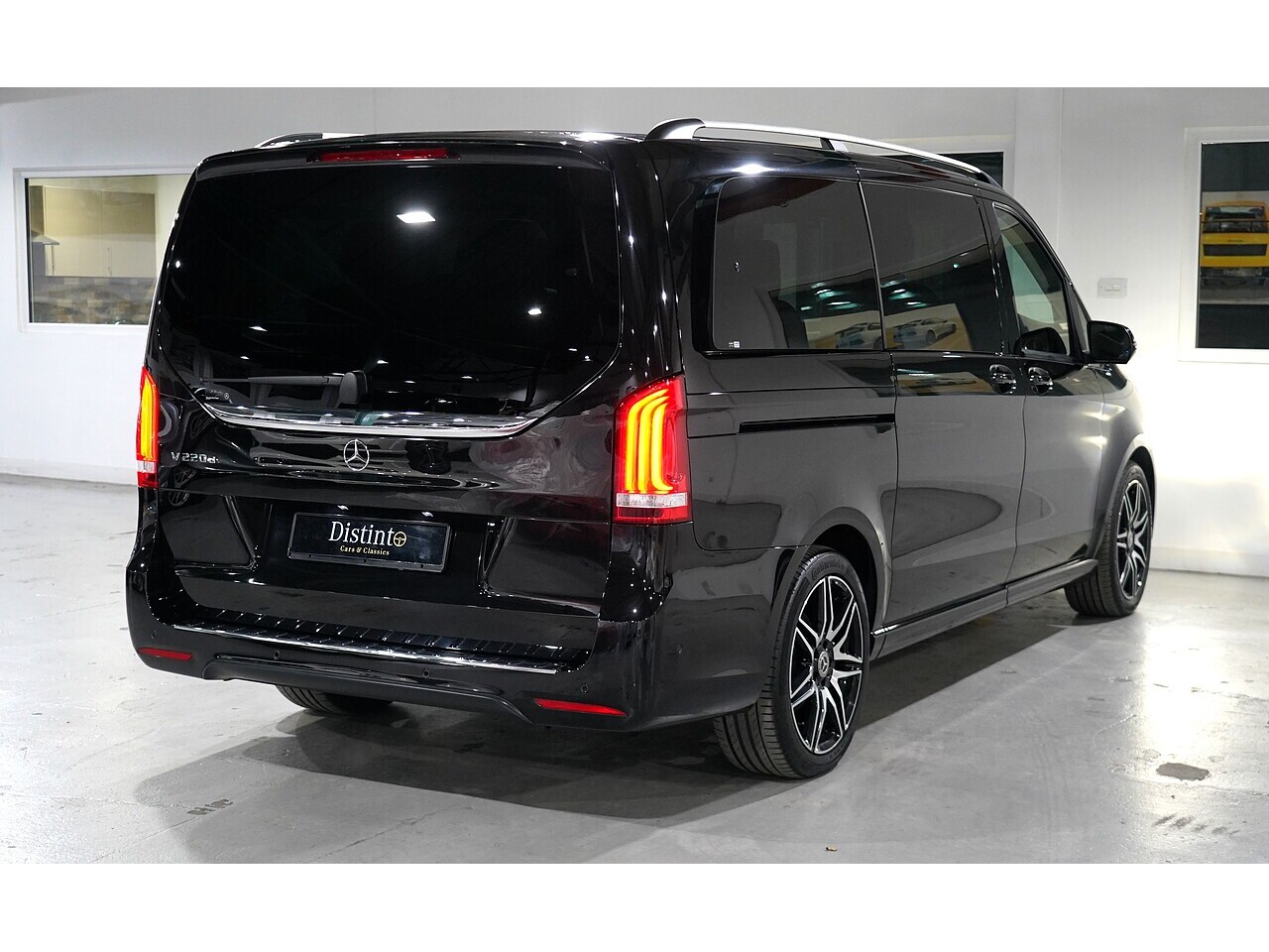 Mercedes-Benz V 220 D Amg Line L 2.2 5dr Mpv Automatic Diesel