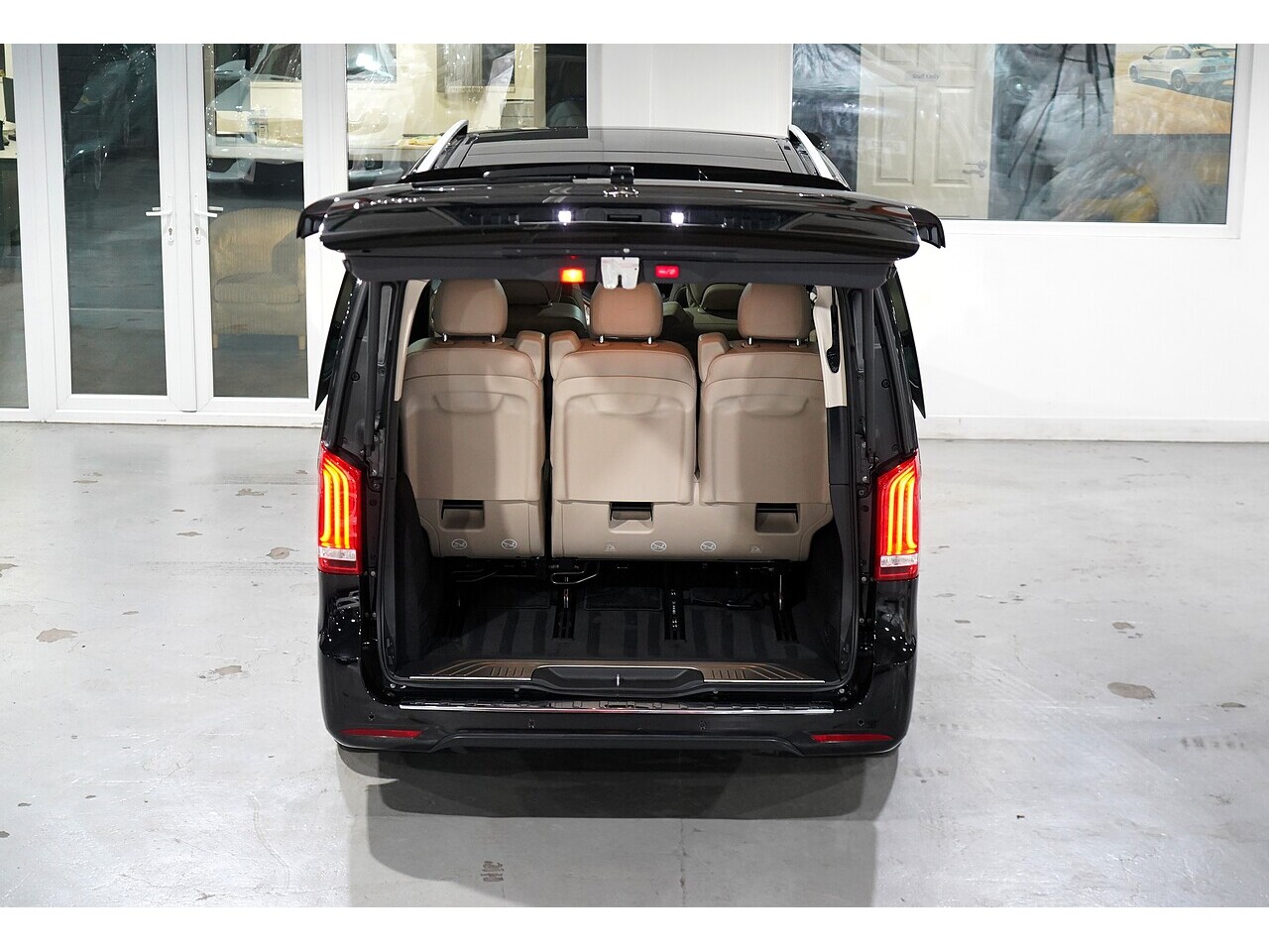 Mercedes-Benz V 220 D Amg Line L 2.2 5dr Mpv Automatic Diesel